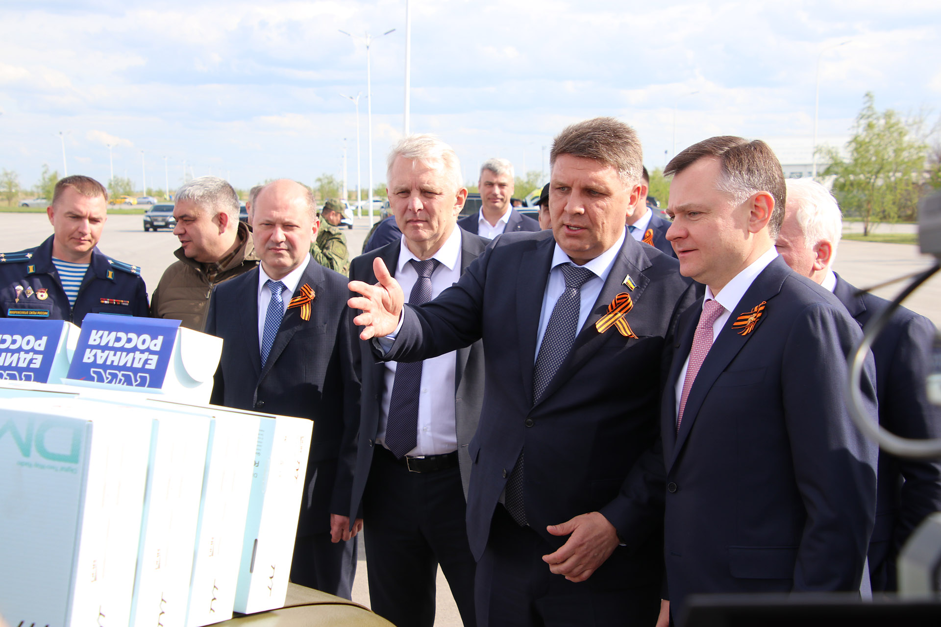 Владимир Влазнев и Саркис Гогорян приняли участие в отправке помощи бойцам СВО