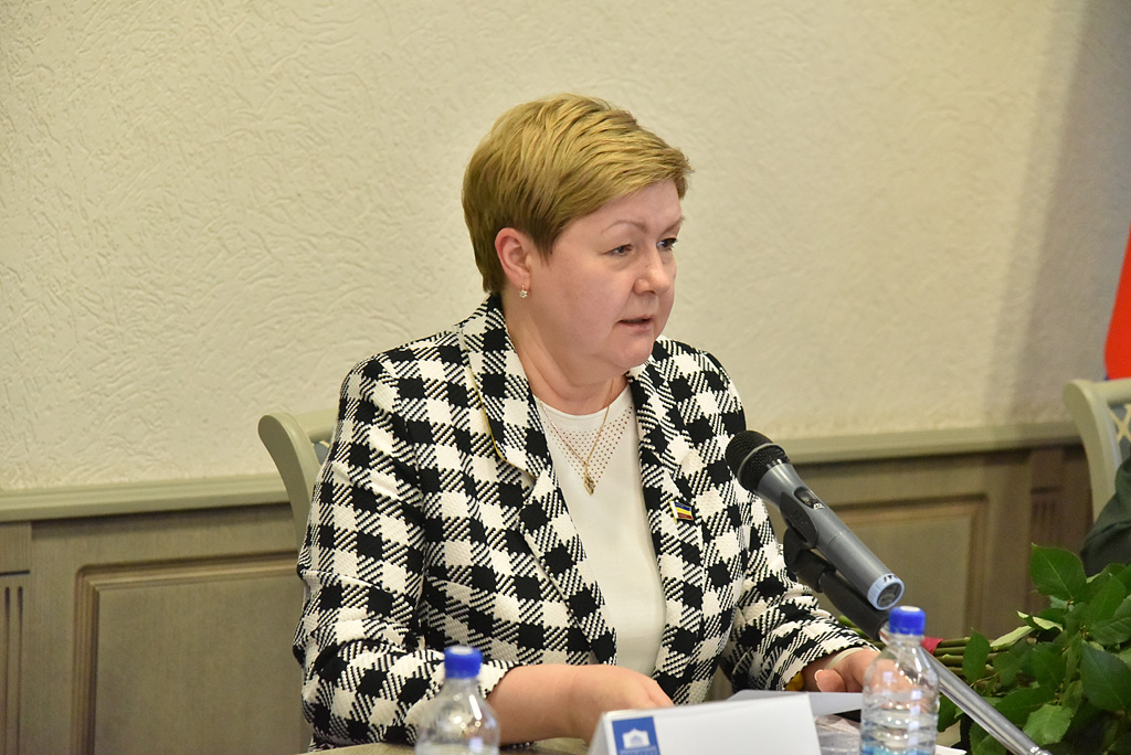 Елена Елисеева: «Финансовая защищенность донских семей — в приоритете проекта регионального бюджета на следующие три года»