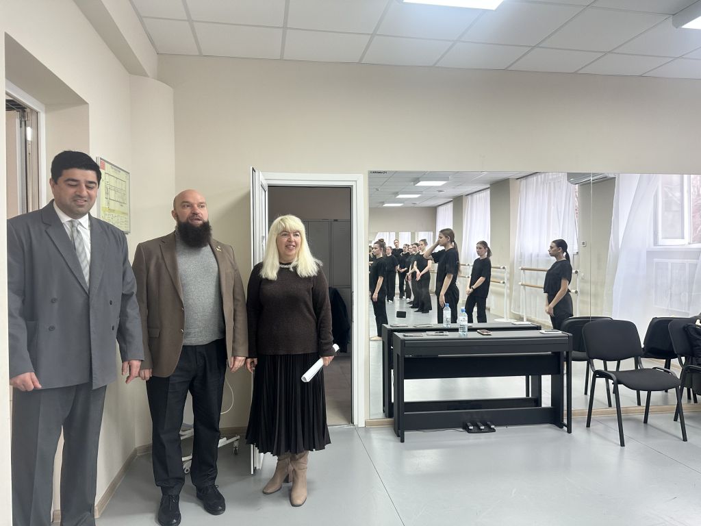 Игорь Петровский посетил  обновленное общежитие Ростовского колледжа культуры 
