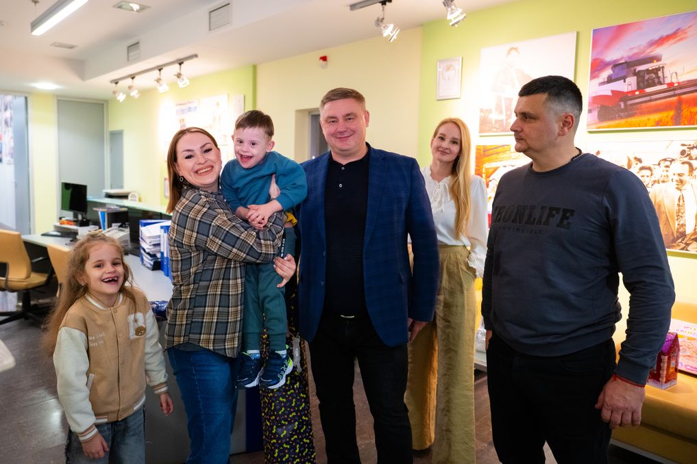 Игорь Бураков исполнил мечту особенного ребенка из Сальска