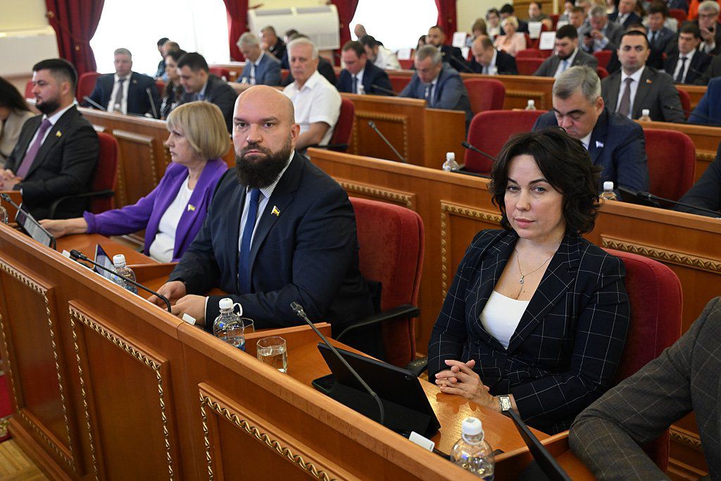 Депутаты Законодательного Собрания Ростовской области оказывают поддержку учреждениям образования 