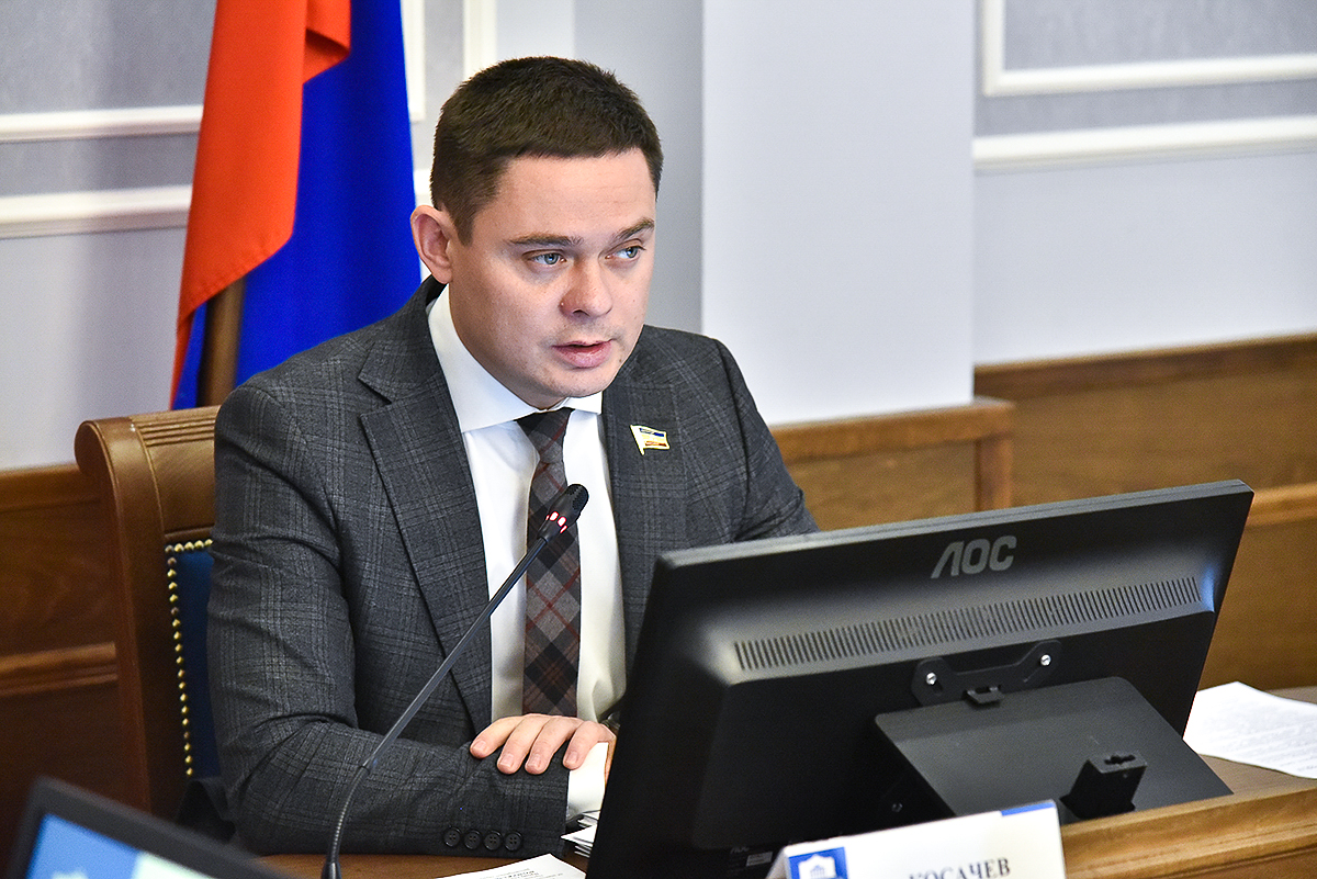 Александр Косачев: «Областная сеть многофункциональных центров успешно справляется с поставленными перед ней задачами»