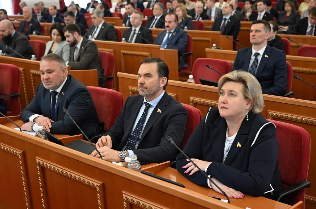 Депутаты донского парламента помогают учреждениям здравоохранения и образовательным организациям