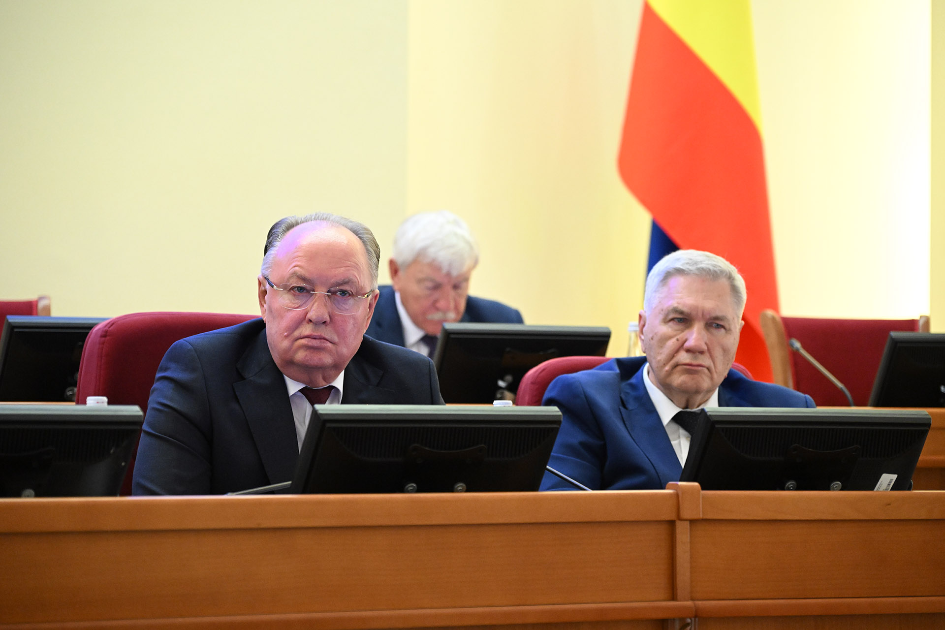 23-е заседание ЗС РО: Расширены полномочия регионального Правительства в сфере управления государственной собственностью